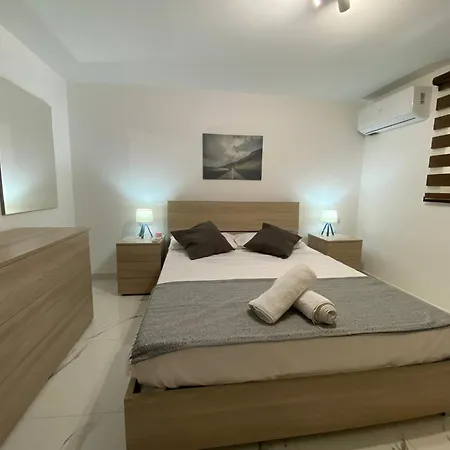 R2 Double Msida, In Share Flat