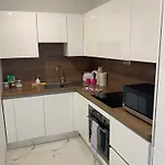 R2 Double Msida, In Share Flat Homestay *