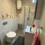 R2 Double Msida, In Share Flat Homestay *