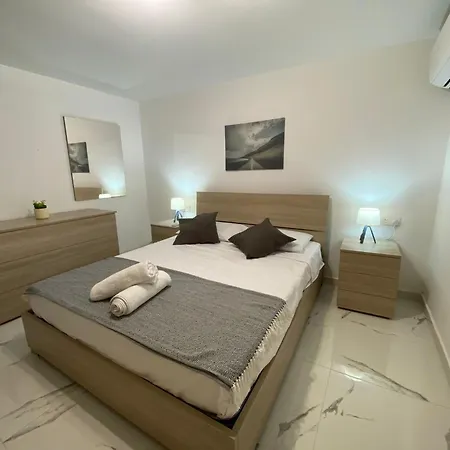 R2 Double Msida, In Share Flat مسيدا