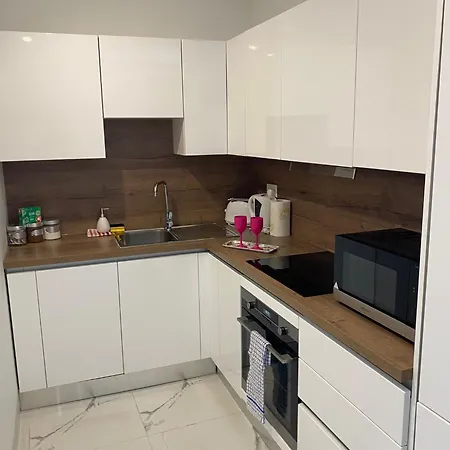 R2 Double Msida, In Share Flat Homestay *