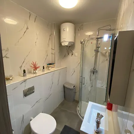 R2 Double Msida, In Share Flat Homestay