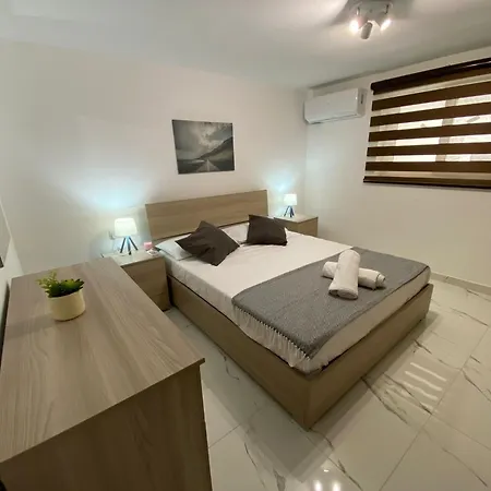 R2 Double Msida, In Share Flat مسيدا